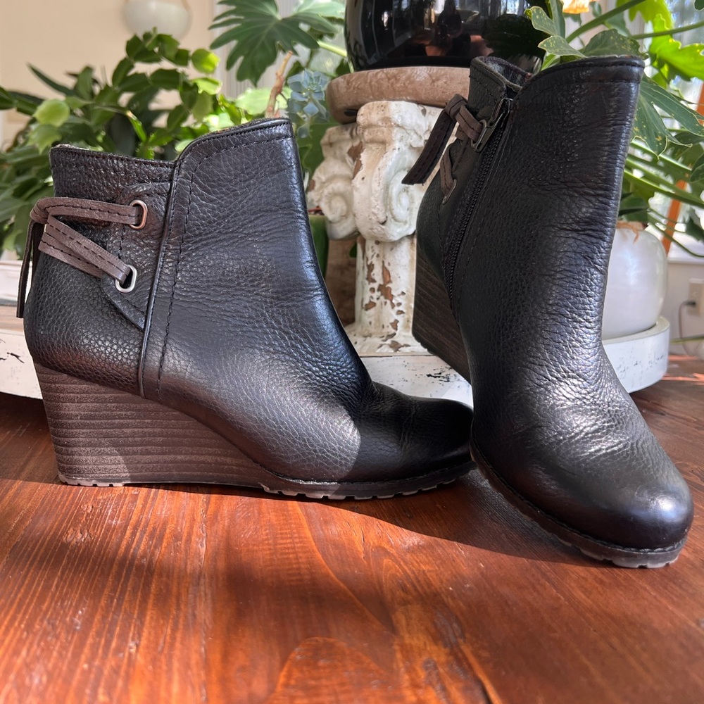 Cobb Hill by Rockport Black Leather Wedge Boots